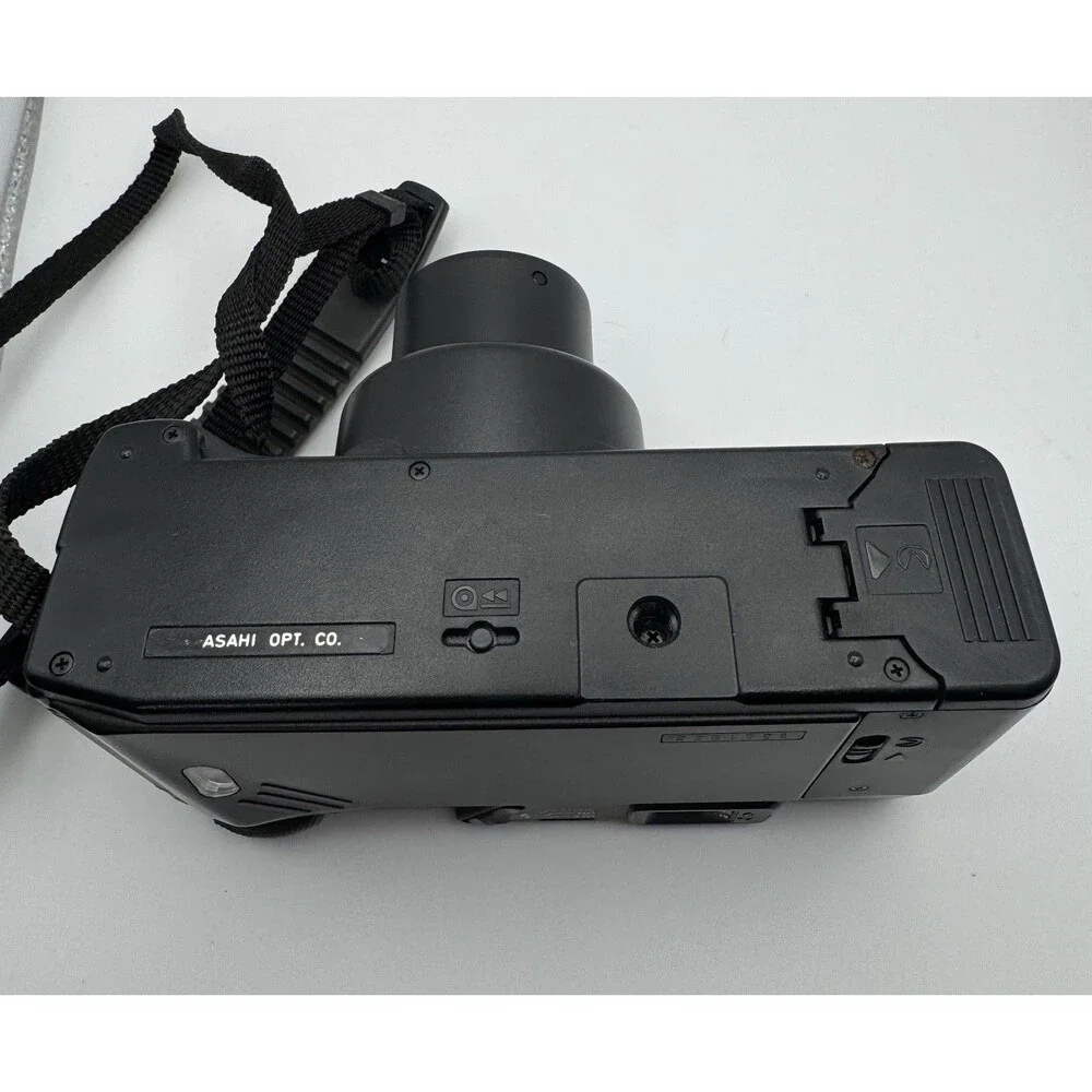 Pentax IQZoom AF Macro Zoom 35-70mm Point & Shoot 35mm Camera Untested Powers On